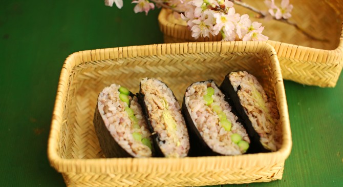京都新聞紙面「アス飯」第６５回発売